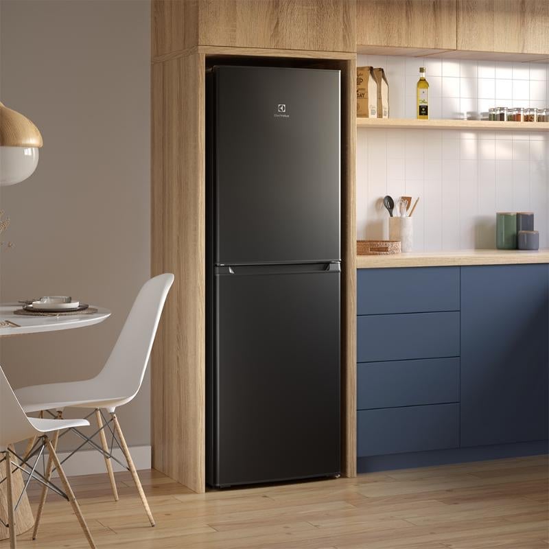 REFRIGERADORA ELECTROLUX BOTTOM FREEZER 237LT INVERTER CON FRÍO DIRECTO NEGRO - 4
