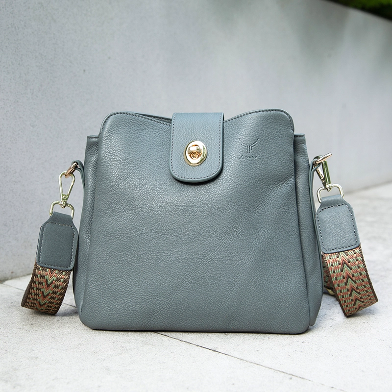 CARTERA DE CUERO VACUNO 7778 DE DISEÑO MODERNO - 5