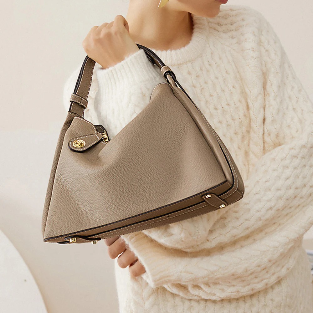 CARTERA DE CUERO VACUNO 232 DISEÑO MODERNO PARA MUJER - 1