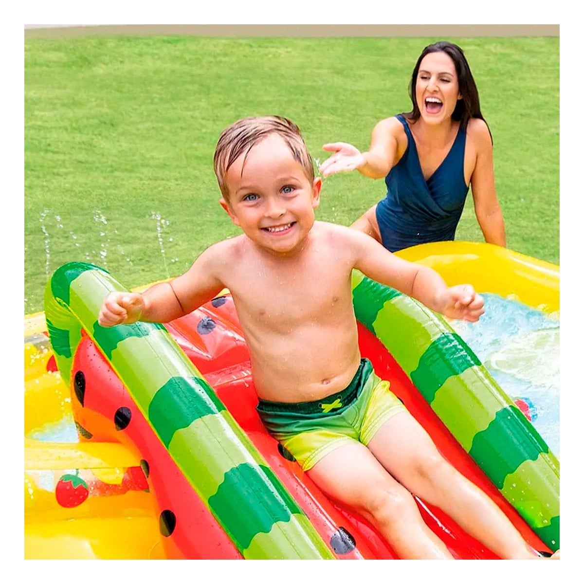 JUEGO INFLABLE FRUTAS CON TOBOGÁN MOD. 57158NP 91CM X 244CM X 91CM INTEX PARA PATIO - 2