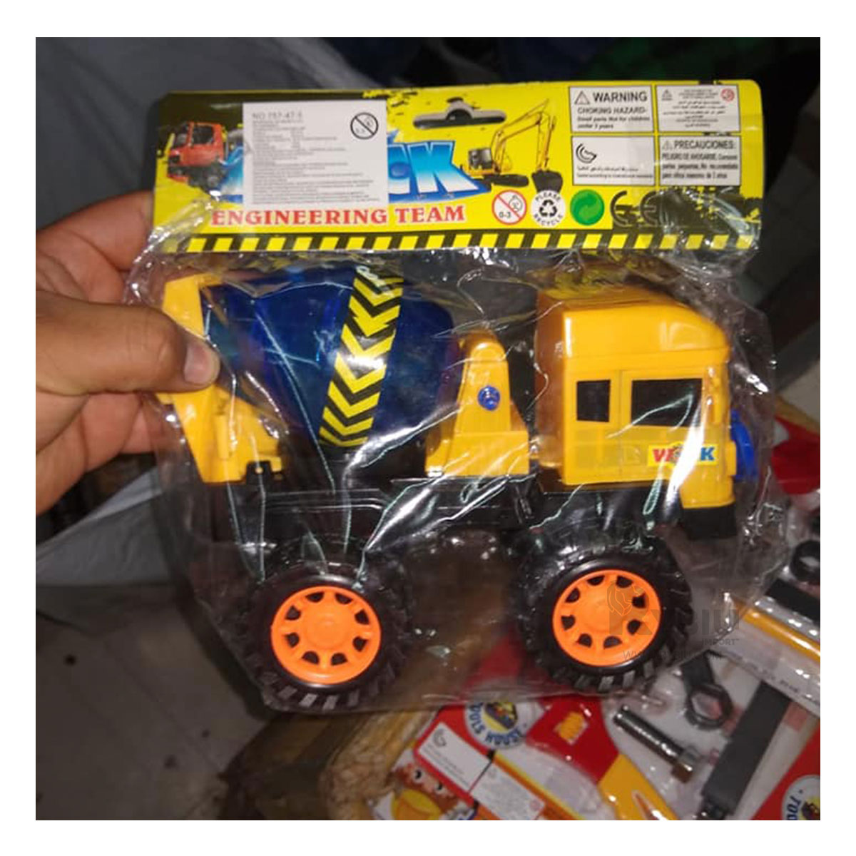 VEHICULO CONSTRUCTOR EN TONO AMARILLO Y+REGALO AGENDITA - 1