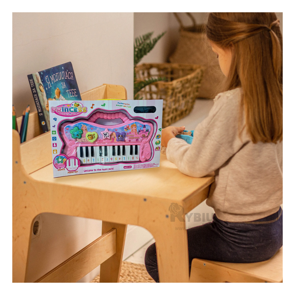 TECLADO CON EFECTOS DE LUCES COLOR ROSADO Y+GIFT MINIAGENDA - 1