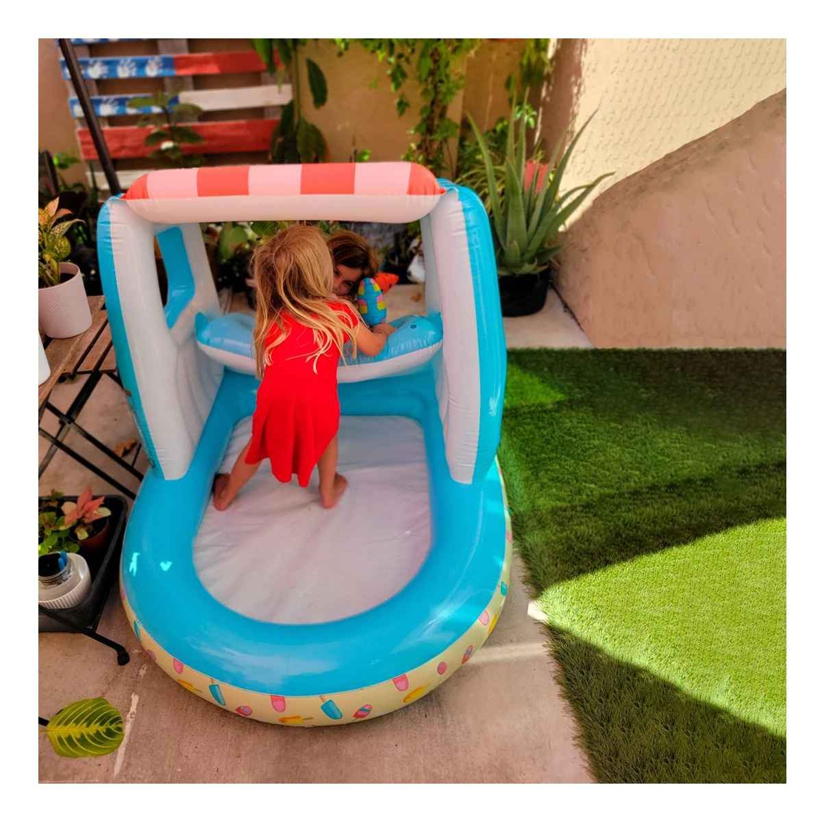 PACK4 ÁREA INFANTIL HELADERÍA INFLABLE MOD 48672NP 102X127X99 CM INTEX SEGURO Y+PAPEL REGALO - 2