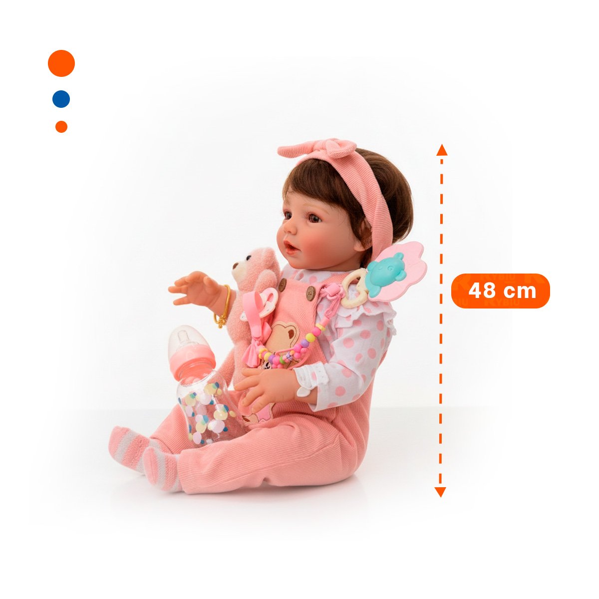 MUÑECA REALISTA 48CM CON OVEROL Y POLO PUNTOS ROSADO PARA SU COLECCION - 4