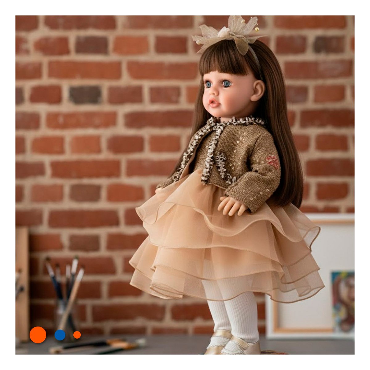 BEBE YESSY 55CM CON ATUENDO INFANTIL MARRON VESTIDO CAPAS TULL Y VINCHA Y+REGALO STICKER - 2