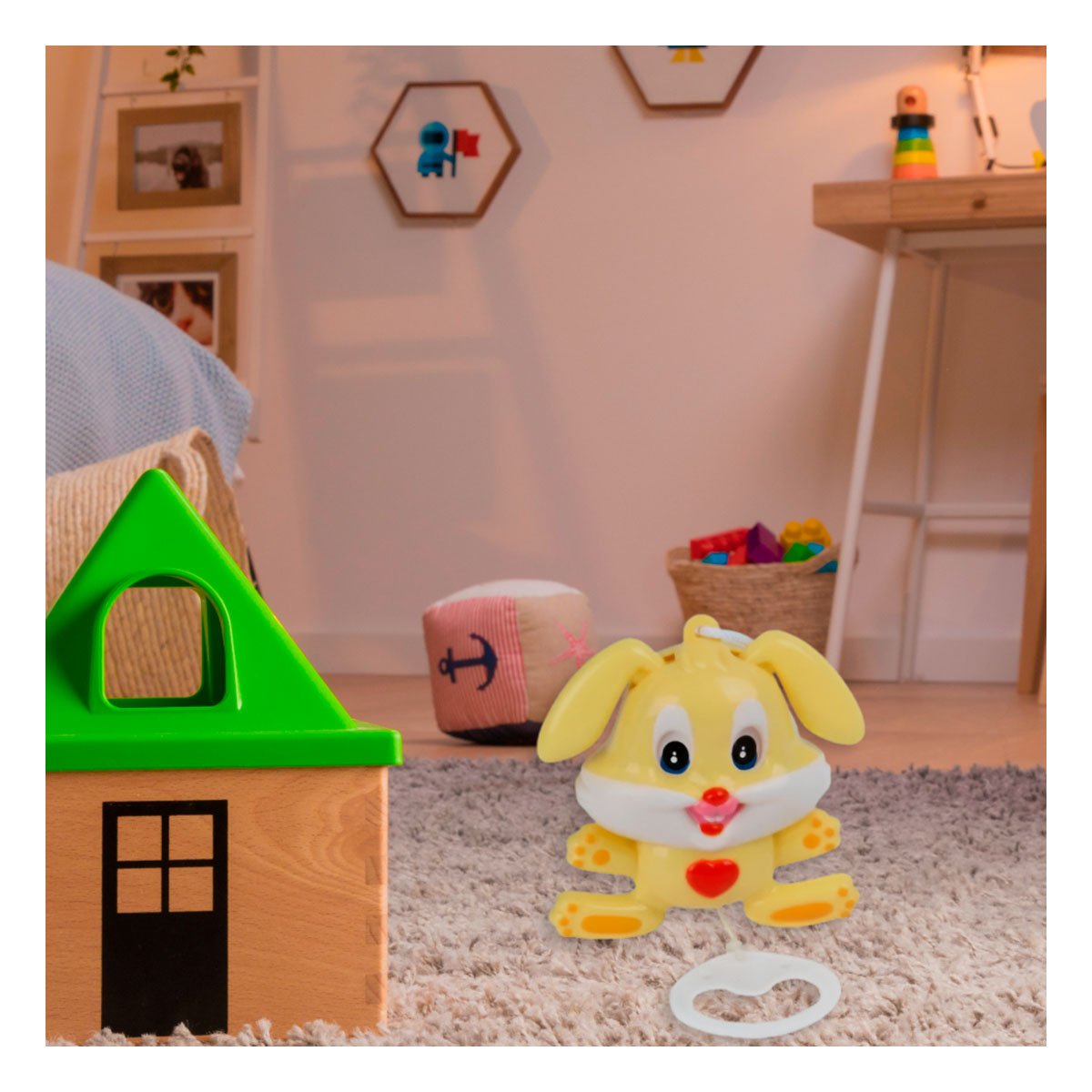 ACCESORIO INFANTIL COLGANTE CON FIGURA DE CONEJO AMARILLO Y+POST IT - 2
