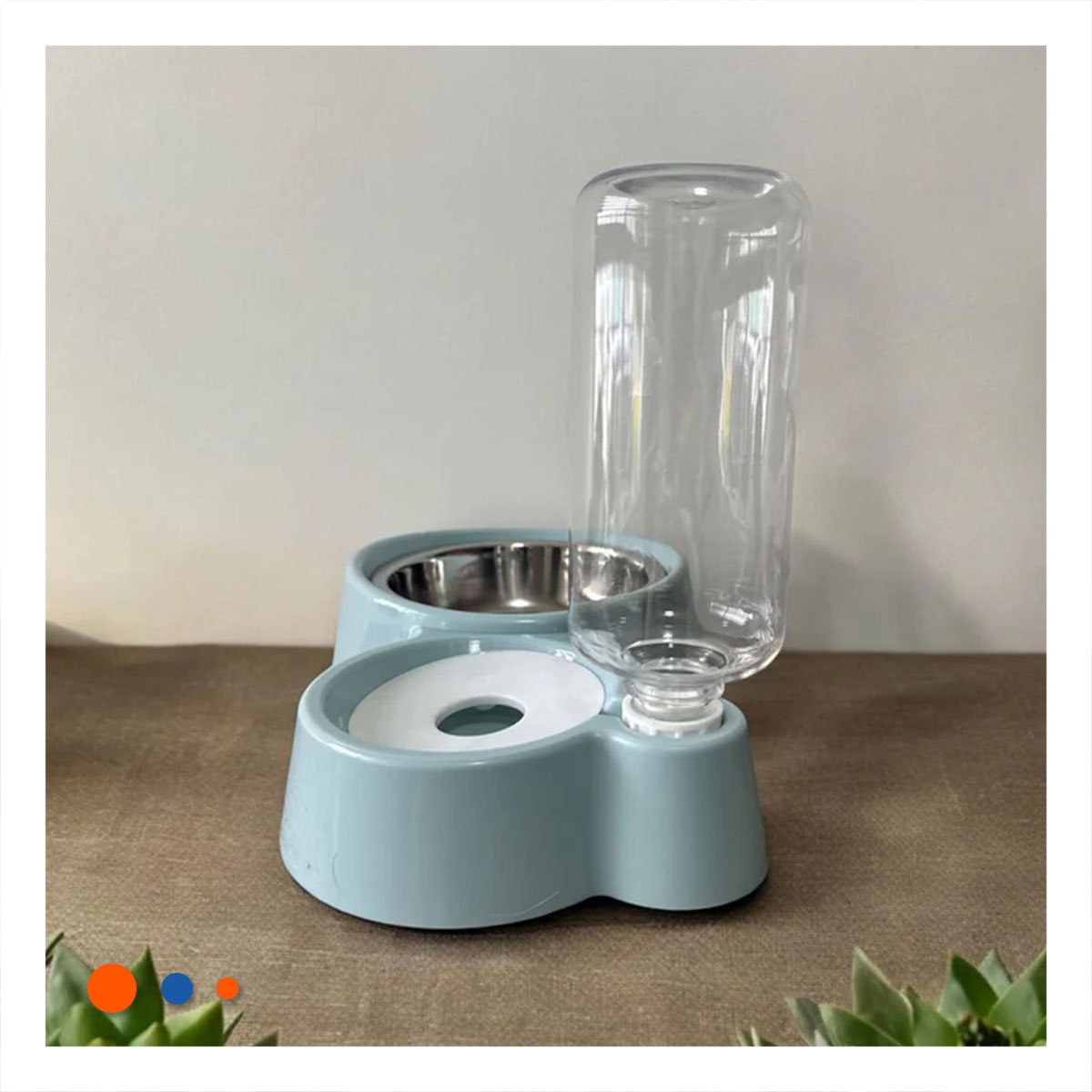 CONTENEDOR PARA MASCOTA 2 EN 1 CON OREJITAS PARA USO EN CASA CELESTE Y+REGALO STICKER - 2