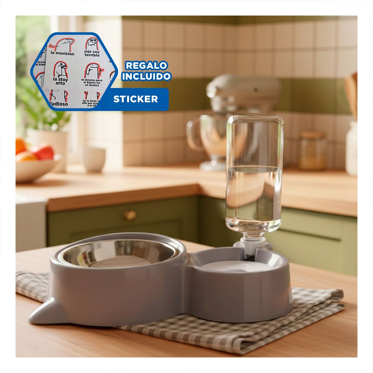 CONTENEDOR PARA MASCOTA 2 EN 1 CON OREJITAS PARA USO EN CASA CELESTE Y+REGALO STICKER - 1