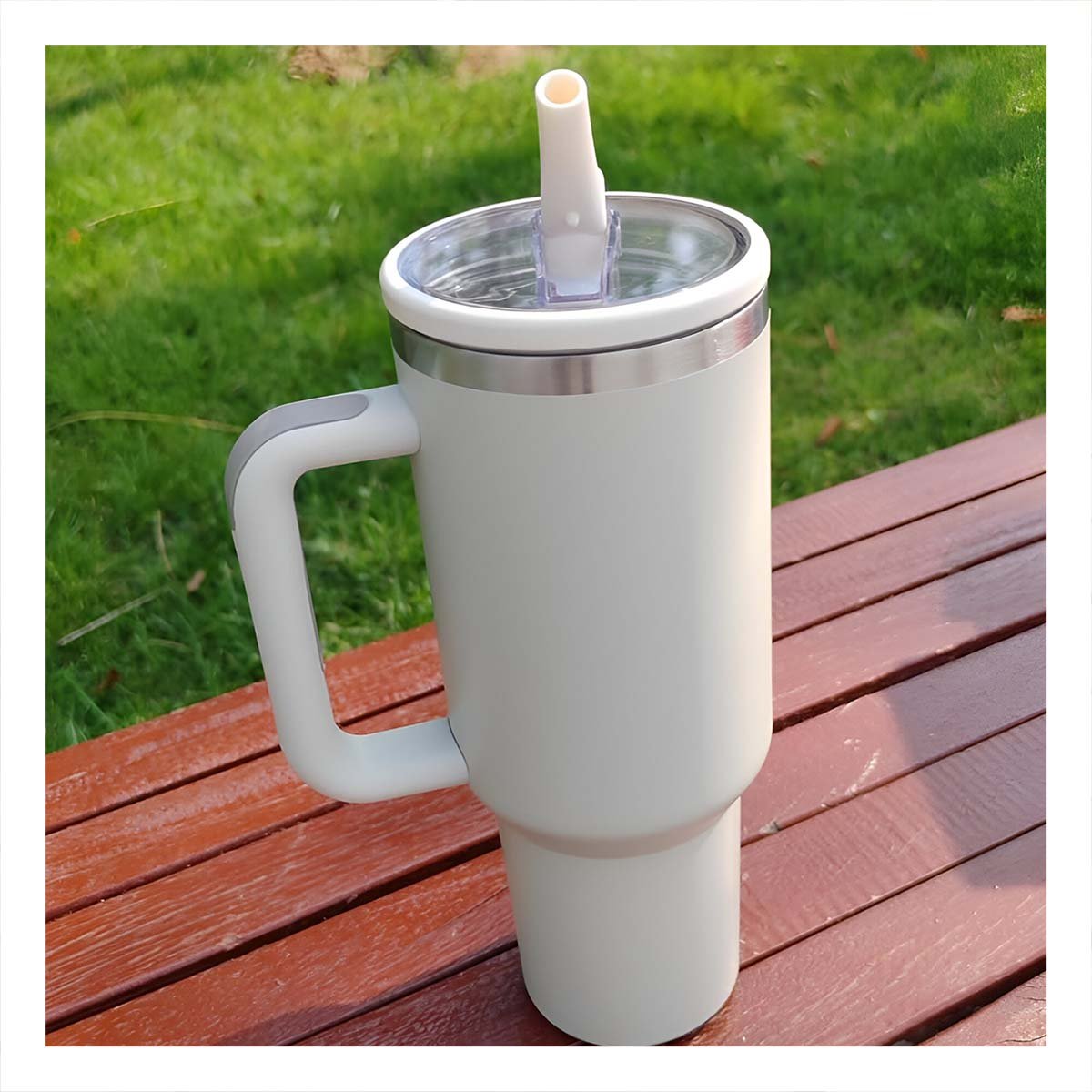 BOTELLA 1200ML EN COLOR CREMA CON PICO PRACTICO Y ASA FIRME EN ABS Y ACERO Y+POST IT - 3