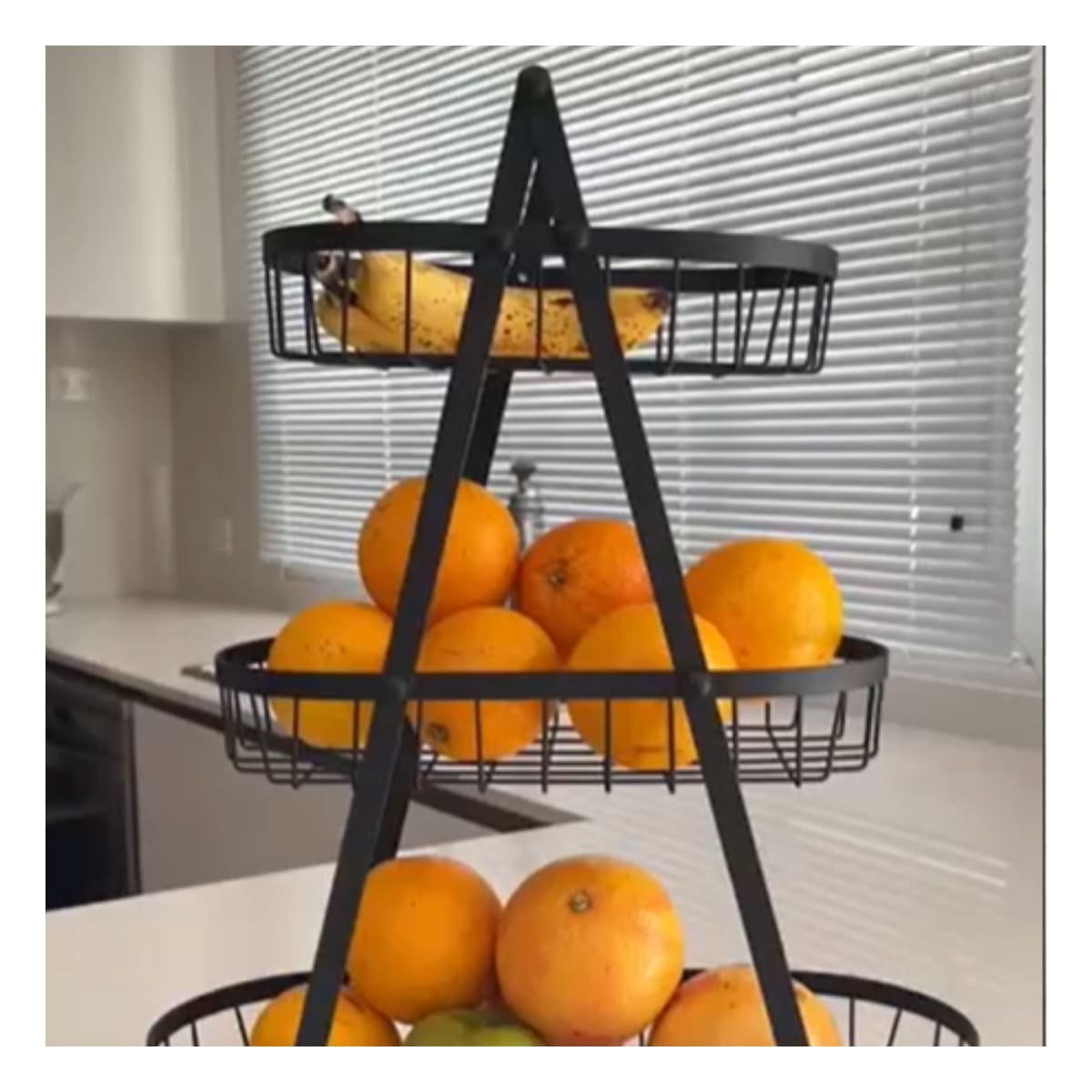 SOPORTE TRIANGULAR PARA MANTENER FRUTAS Y EXHIBIR EN MESA NEGRO - 2