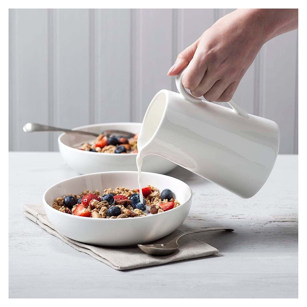 UTENSILIO DE CERAMICA BLANCO PARA ENCUENTROS FAMILIARES EN COMEDOR Y+POST IT - 2
