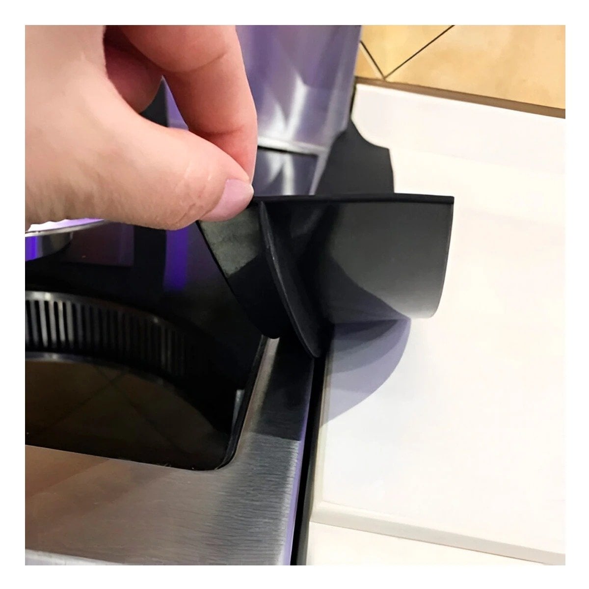 CINTA SILICONA NEGRA FLEXIBLE PARA SELLADO DE COCINA CONTRA SALPICADURAS GRASA Y+PAPEL REGALO - 5