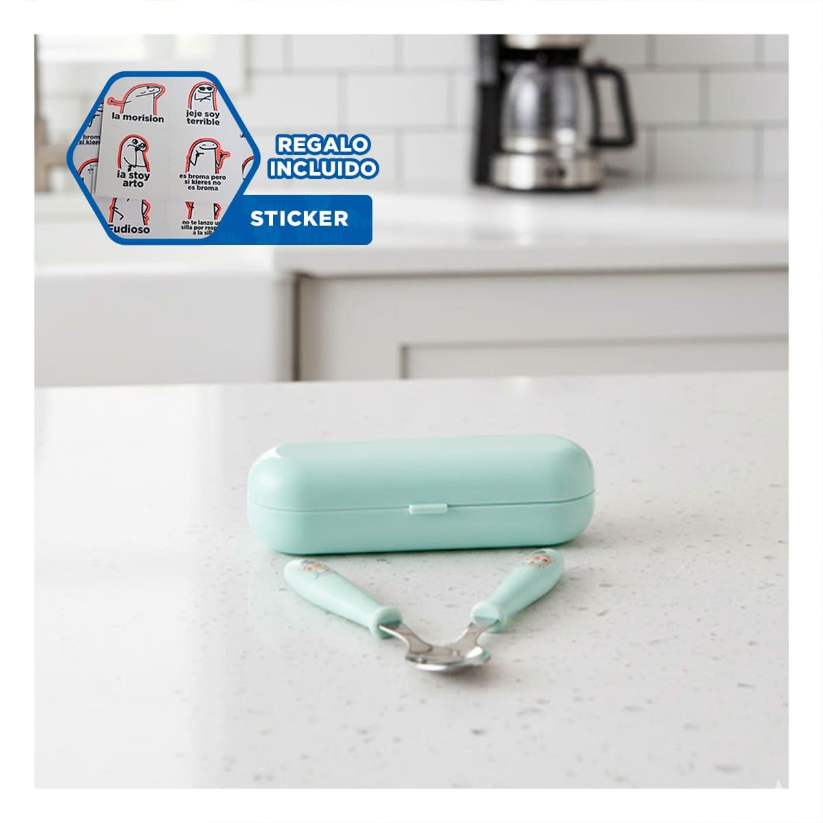 PACK ESCOLAR CHANCHO CON CUCHARA Y TENEDOR ESTUCHE COLOR VERDE Y+REGALO STICKER - 1