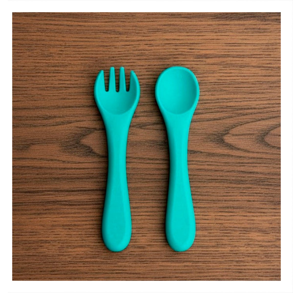 PACK4 SET INFANTIL EN COLOR VERDE CON CUCHARA Y TENEDOR FABRICADOS EN SILICONA - 3