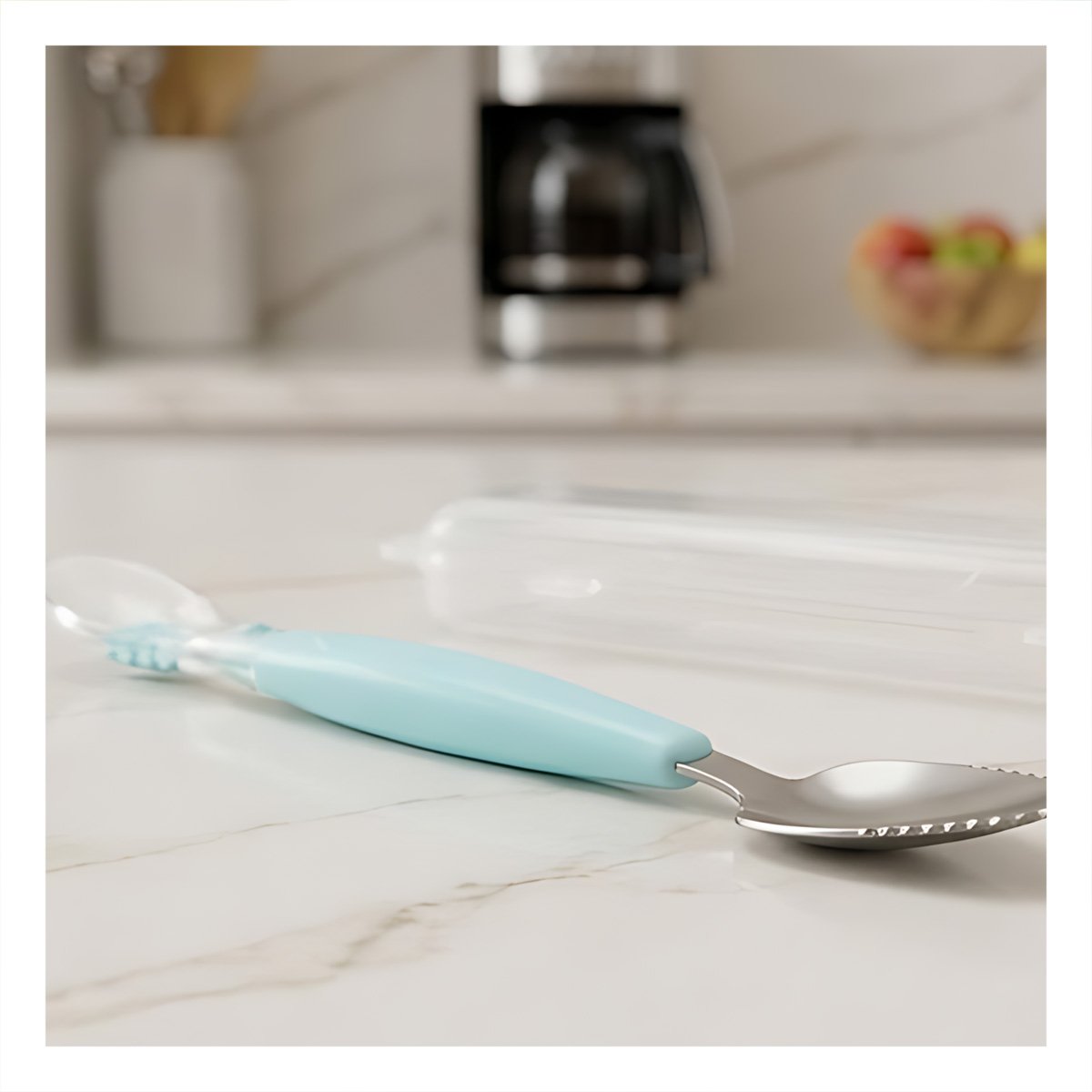 UTENSILIO DOBLE RASPADOR EN COLOR VERDE AGUA CON ESTUCHE TRANSPARENTE COMPACTO - 2