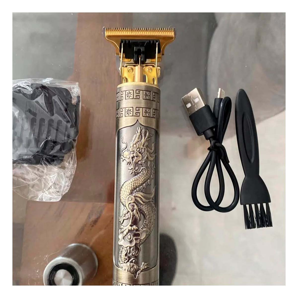 RECORTADORA CABELLO NEGRO Y DORADO CON CUCHILLA PRECISA PARA CORTE DETALLADO - 2