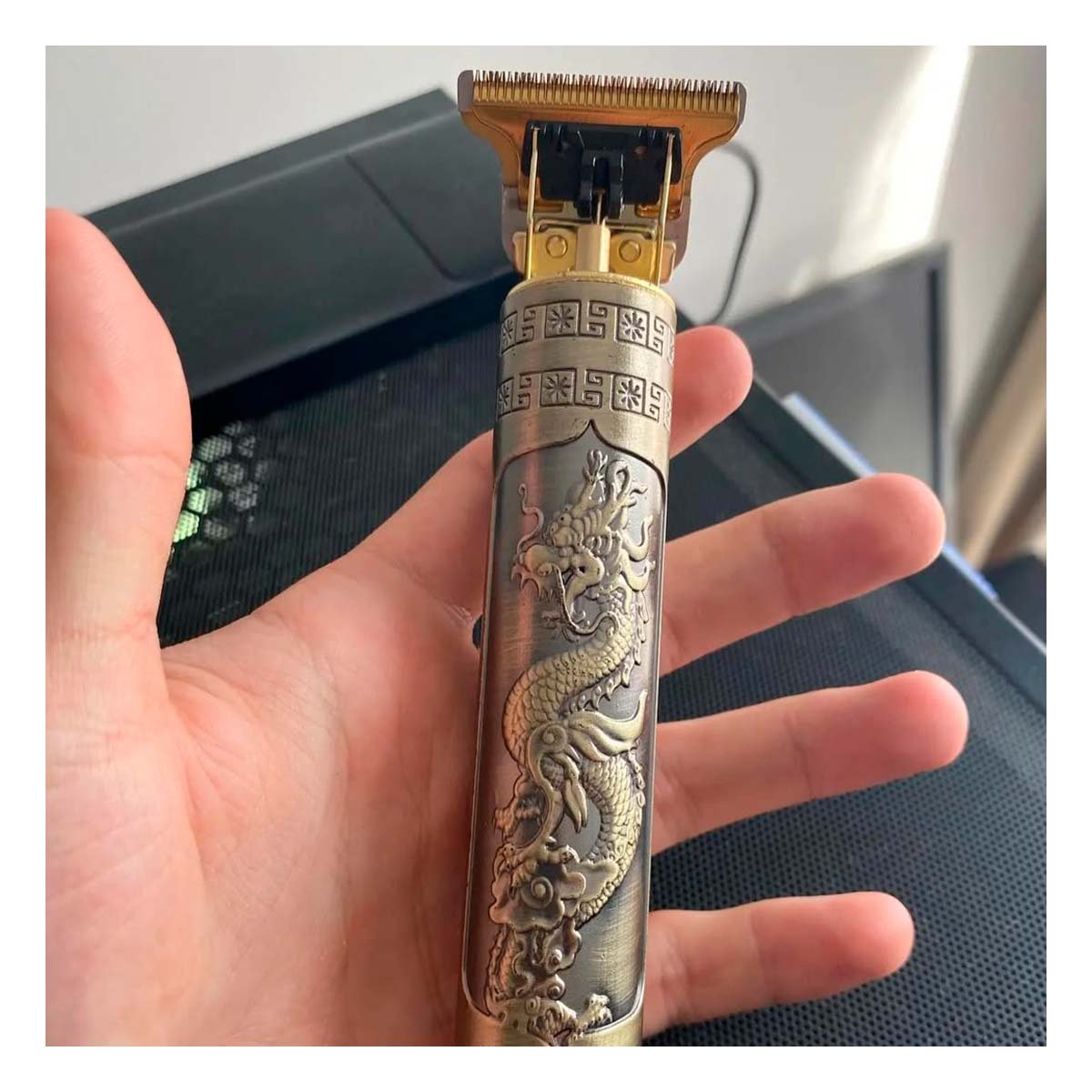 RECORTADORA NEGRO Y DORADO PARA CABELLO CON CORTE DEFINIDO Y PERFILADO FINO Y+PAPEL REGALO - 3