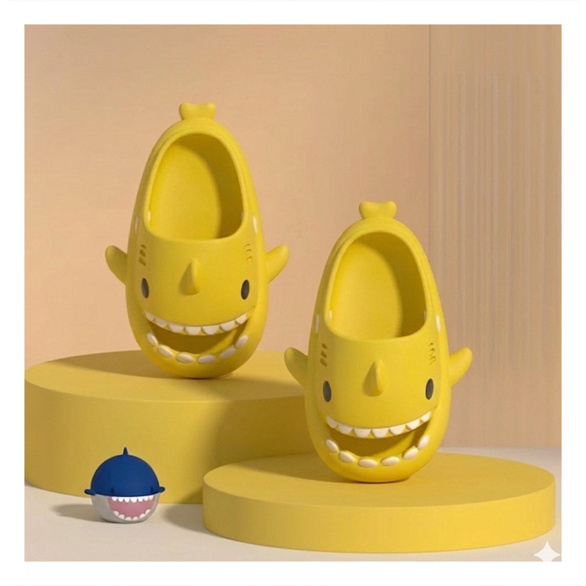 BABUCHAS AMARILLAS PARA NIÑOS CON CORREA DE TIBURON TALLA 21 Y 22 DE ESTILO - 2