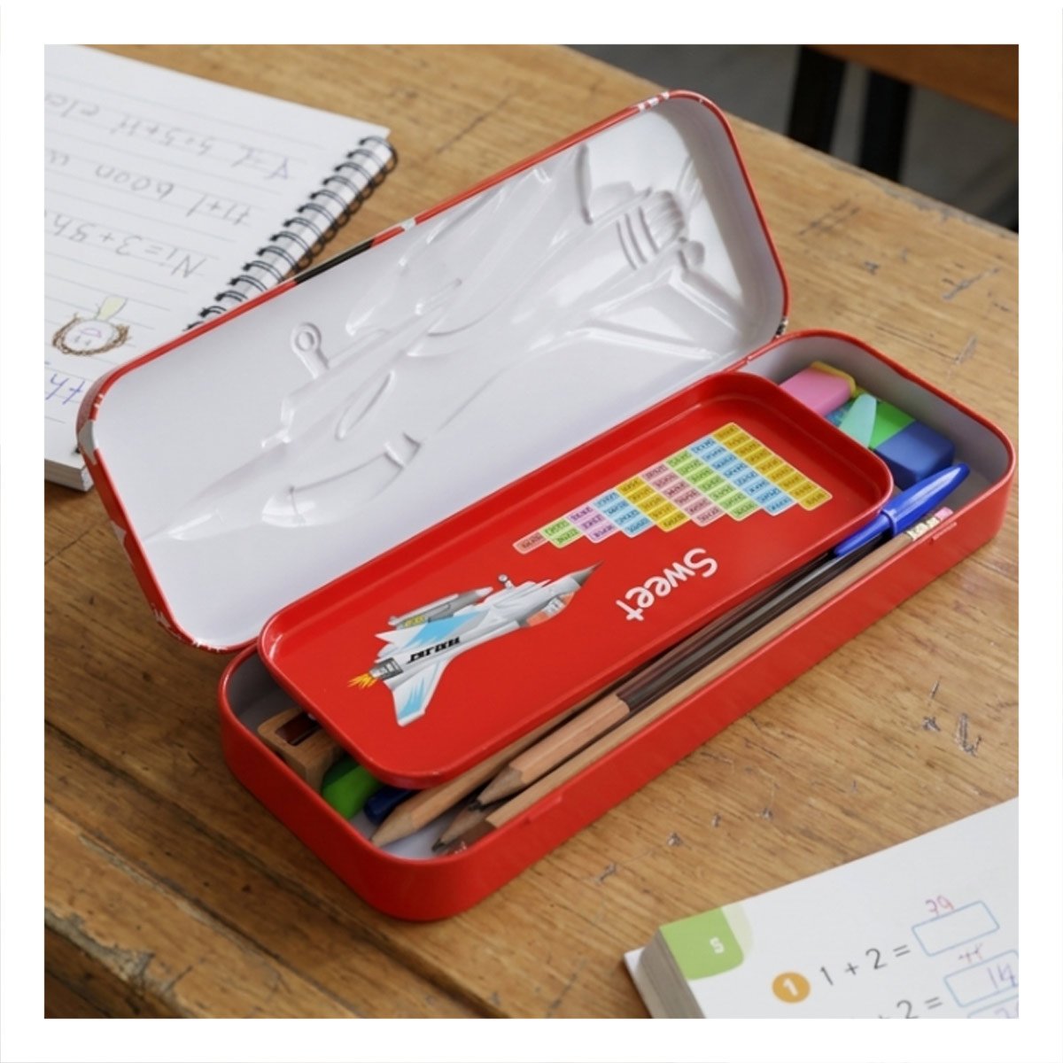 PACK12 CONTENEDOR RIGIDO BLANCO METALICO CON COMPARTIMENTO PARA UTILES Y+REGALO STICKER - 5