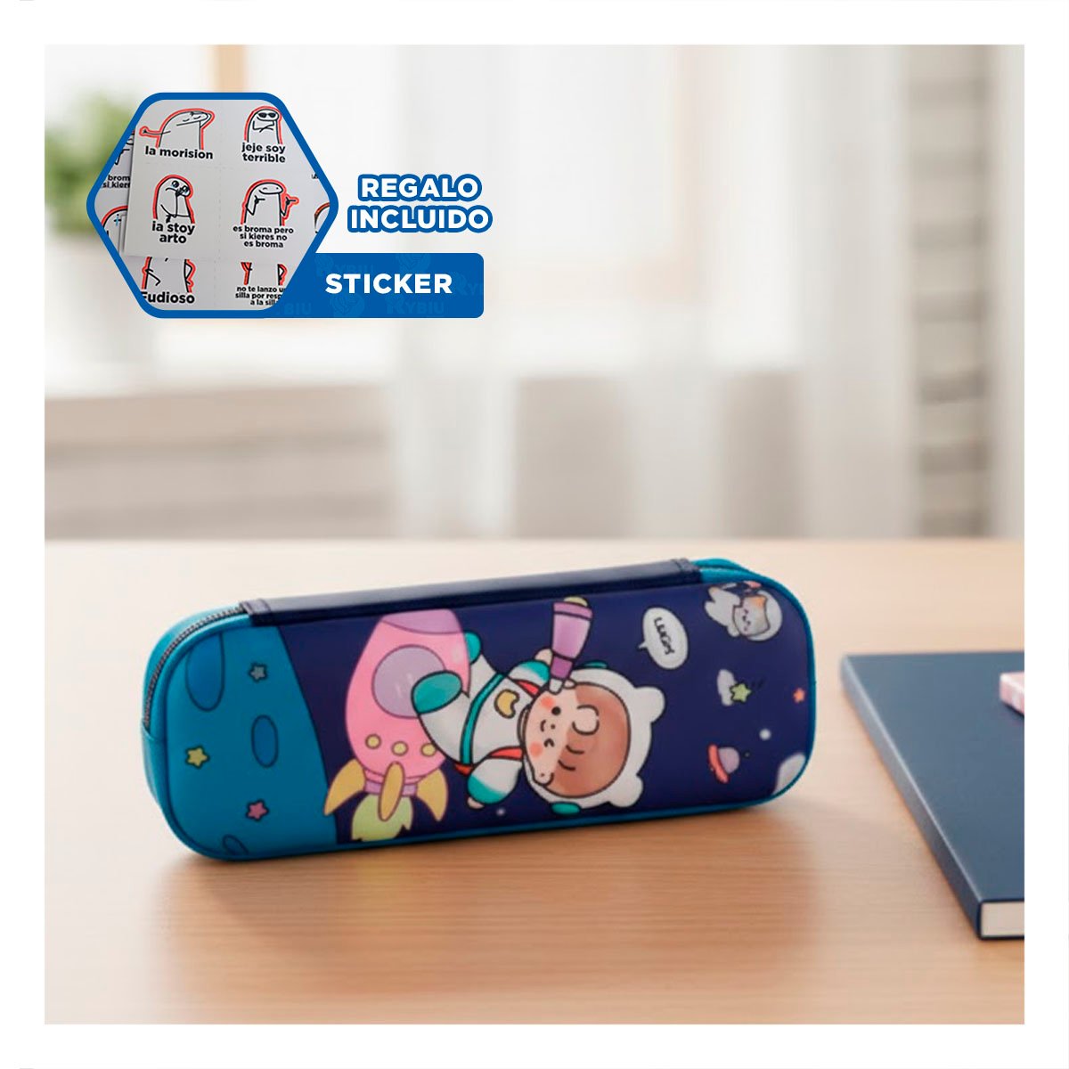 ESTUCHE COMPACTO ASTRONAUTA EN COHETE AZUL ALTO RELIEVE PARA GUARDAR UTILES Y+REGALO STICKER - 1