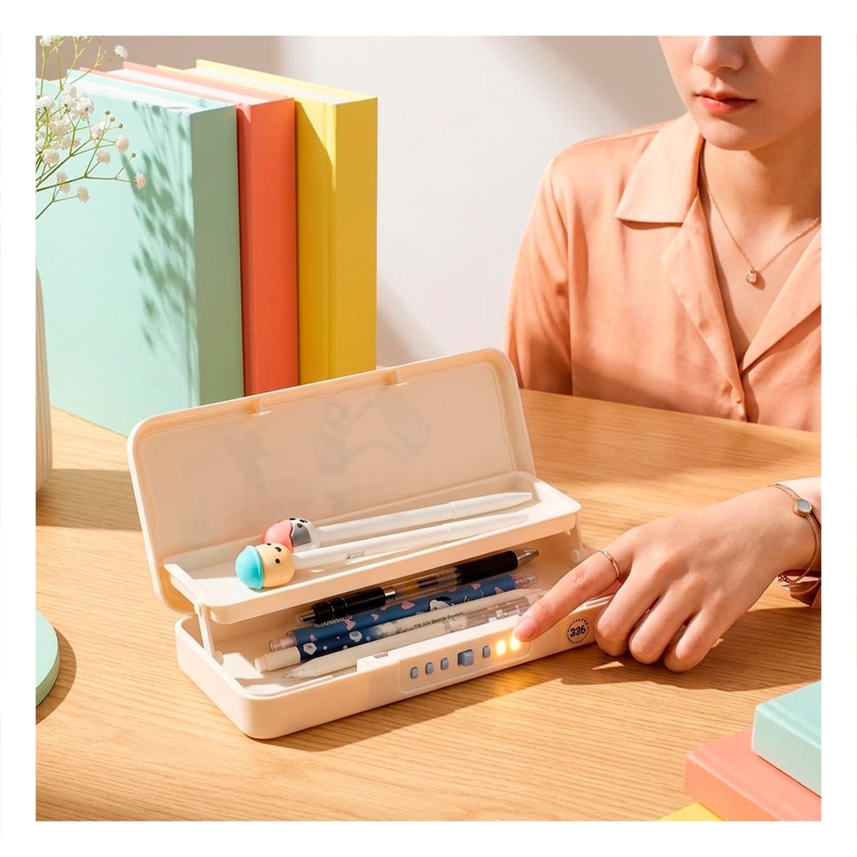 ORGANIZADOR ESCOLAR BEIGE CON DOBLE NIVEL Y CLAVE DISENO HELADOS Y+POST IT - 3