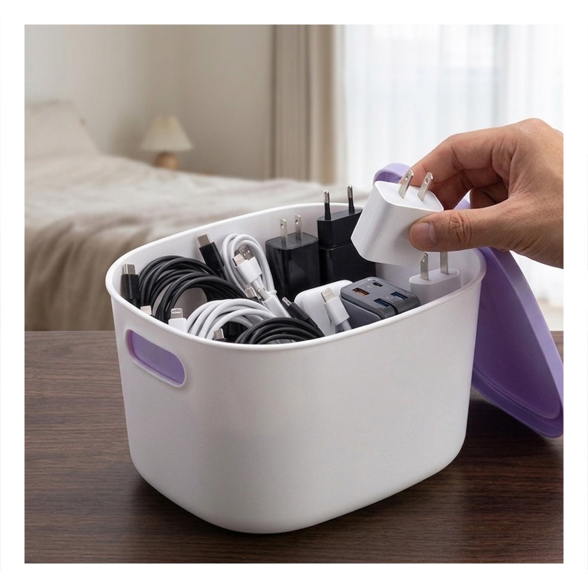 CAJA MULTIUSO CON TAPA LILA Y BLANCO 26.5X22X15.4 CM PARA ALMACENAMIENTO Y+POST IT - 1