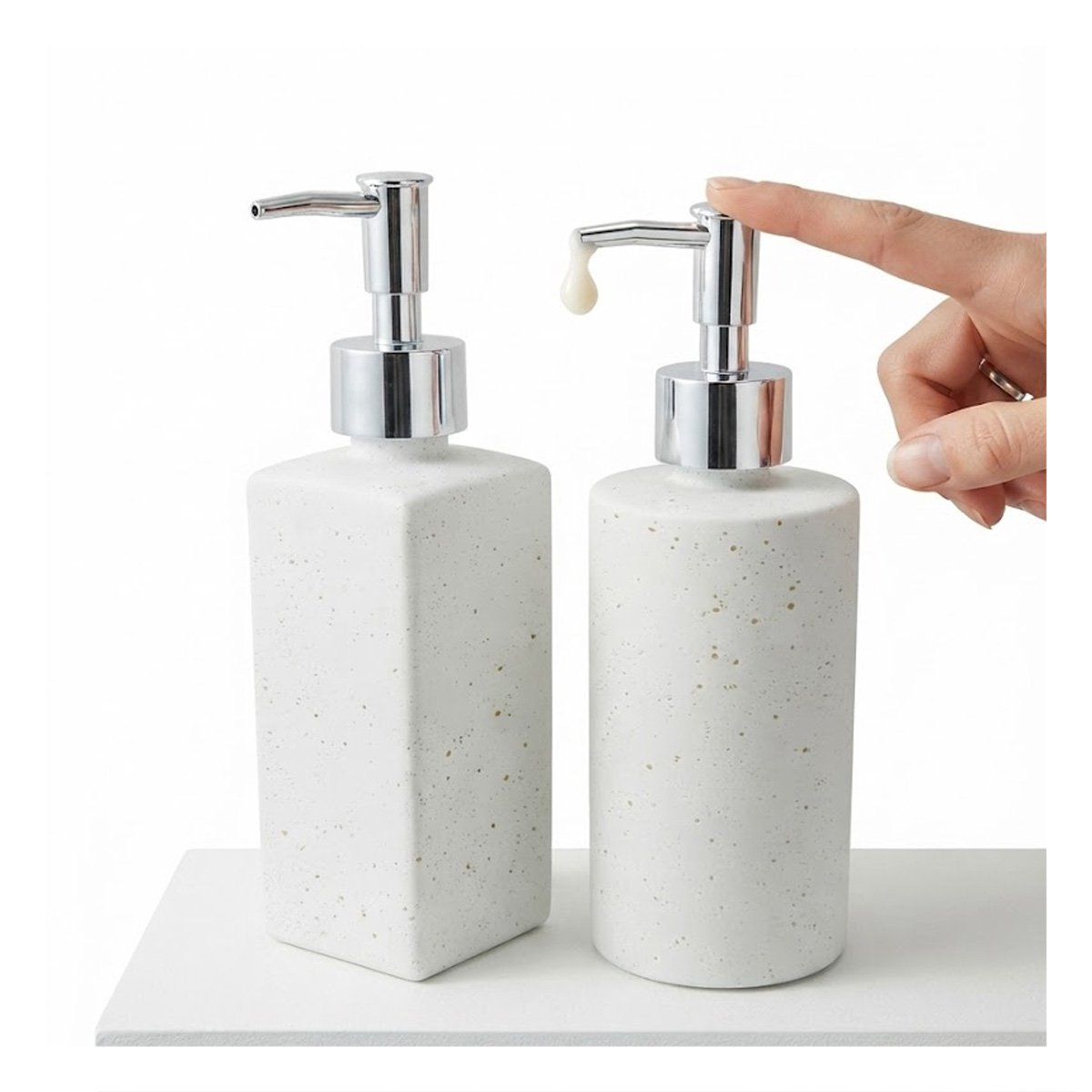 JUEGO 2 CONTENEDOR PARA LOCION DE MANOS COLOR BLANCO Y LIGAS REGALO - 3