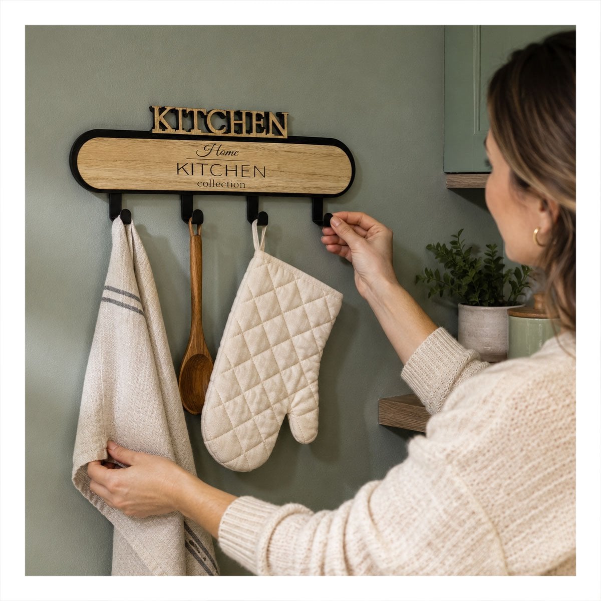 PERCHERO KITCHEN NEGRO Y BEIGE CON 4 GANCHOS 39X13,5CM PARA EL HOGAR - 1