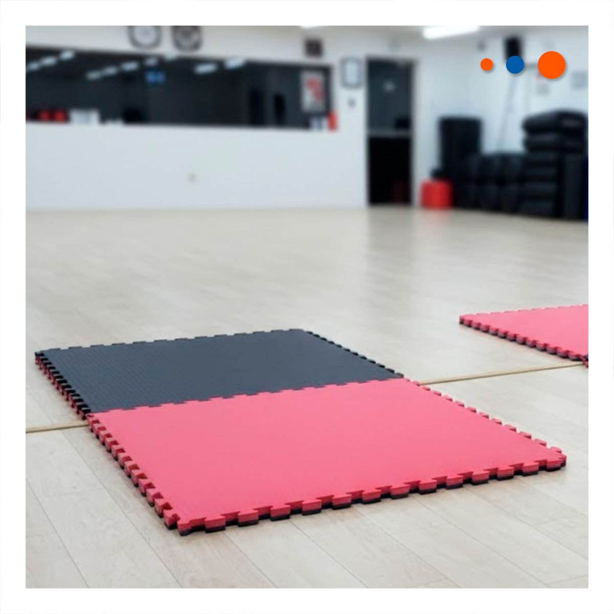 PISO MULTIFUNCIONAL PARA FITNESS NEGRO Y ROJO - 2