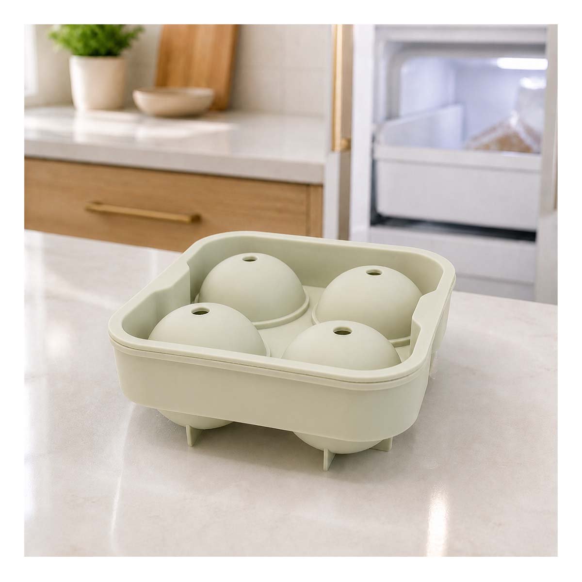 CUBETERA COLOR BLANCO PARA CREAR HIELO CON FORMA DE BOLAS 12X12X4,7CM 
 Y REGALO STICKER - 1