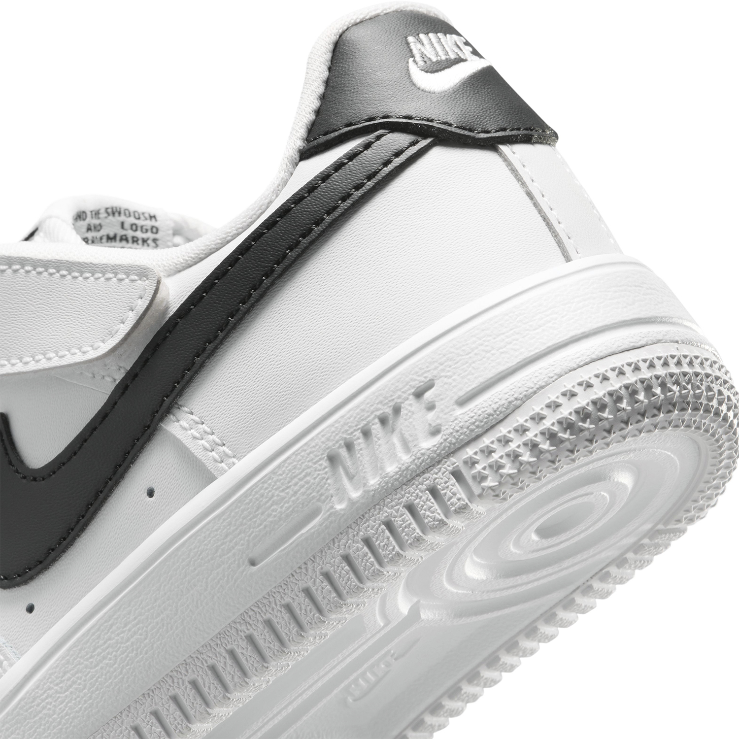 ZAPATILLAS NIKE FORCE 1 LOW EA URBANO HOMBRE - 8