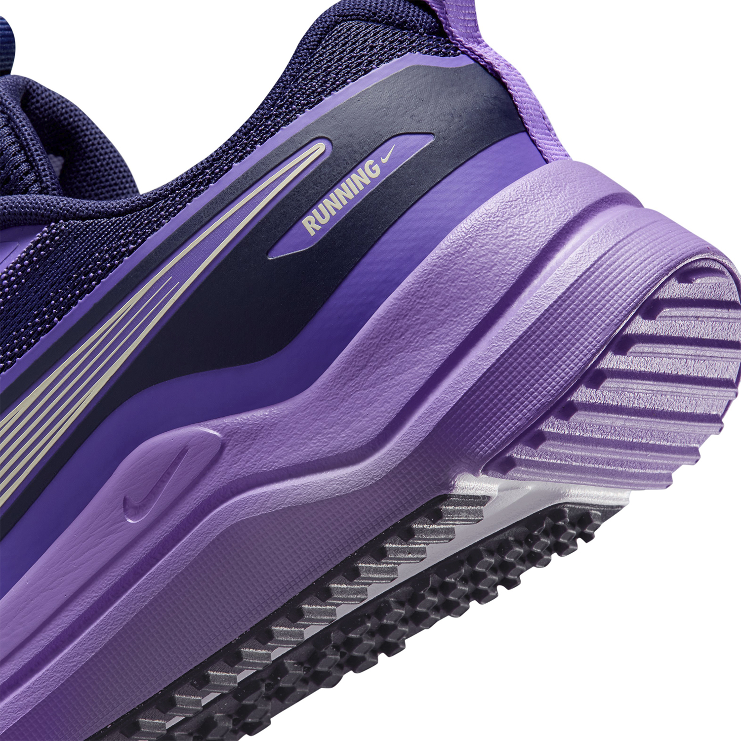 ZAPATILLAS NIKE COSMIC RU RUNNING UNISEX - 8