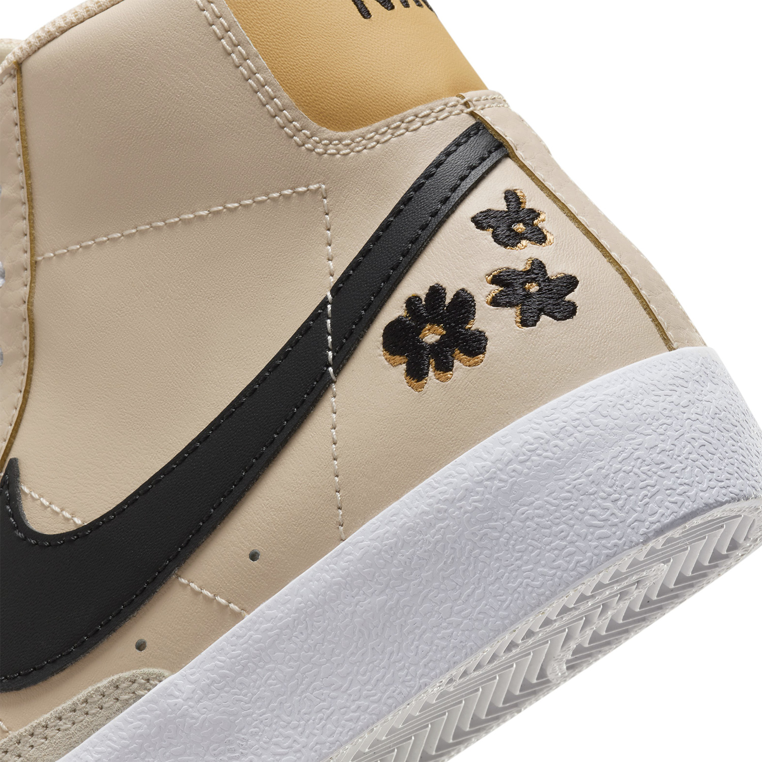 ZAPATILLAS NIKE BLAZER MID 77 BASKETBALL HOMBRE - 8