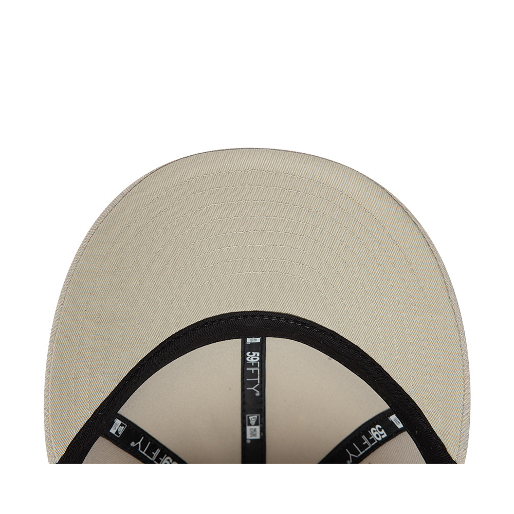 GORRA 9FIFTY NEW ERA BRANDED NE METAL BADGE BEIGE - 5
