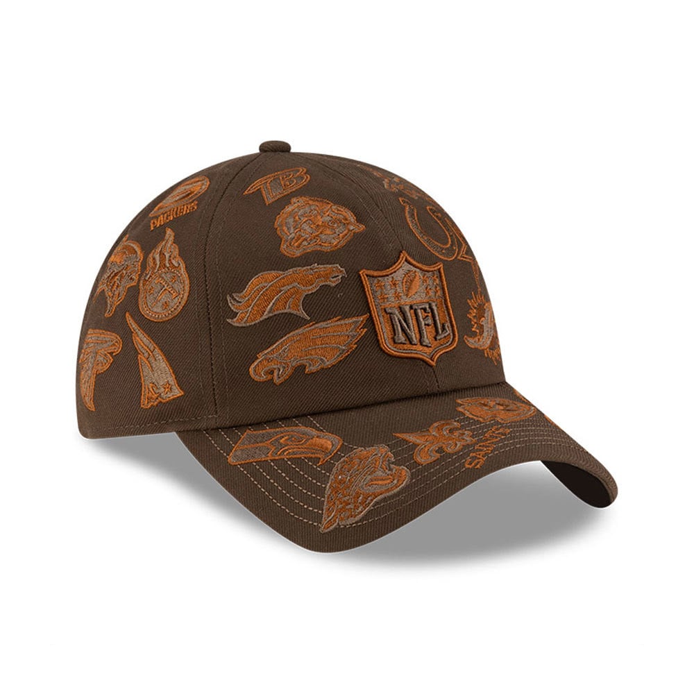 GORRA CASUAL CLASSIC NFL ALL OVER BAD BUNNY MARRÓN - 3