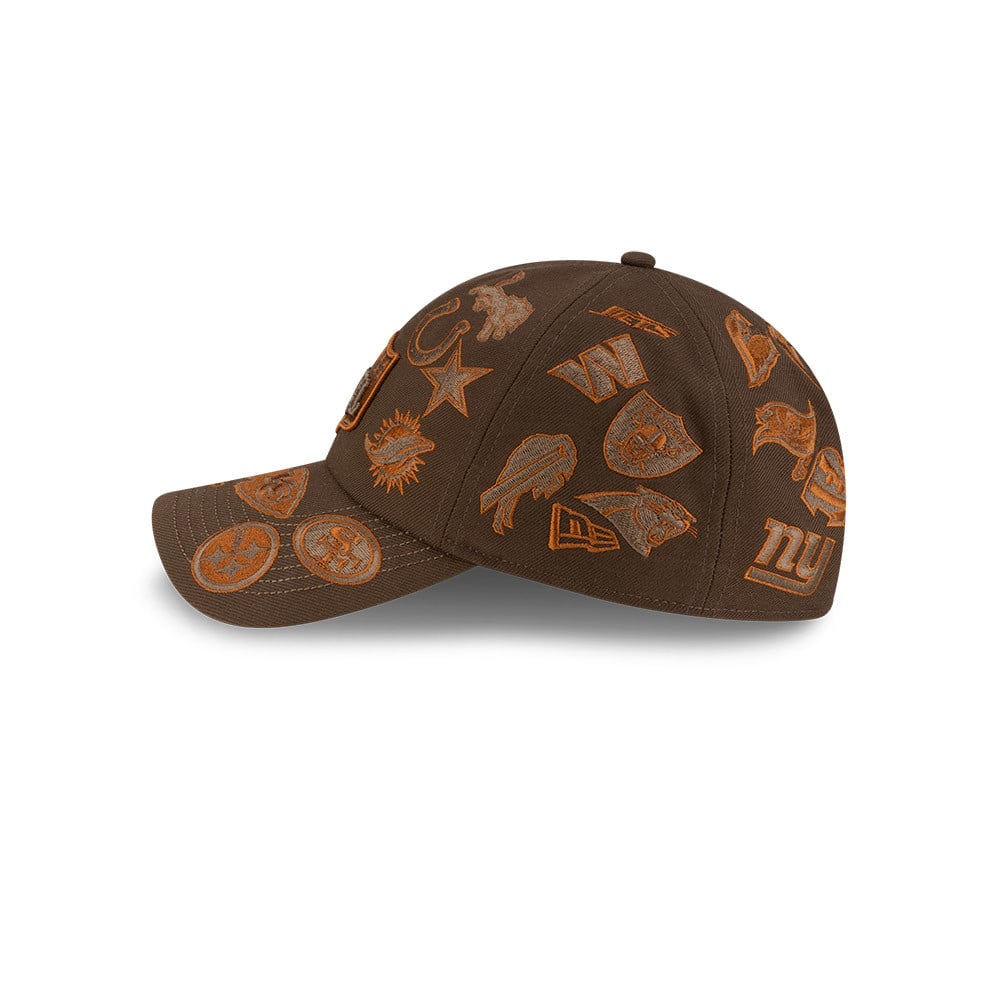 GORRA CASUAL CLASSIC NFL ALL OVER BAD BUNNY MARRÓN - 4