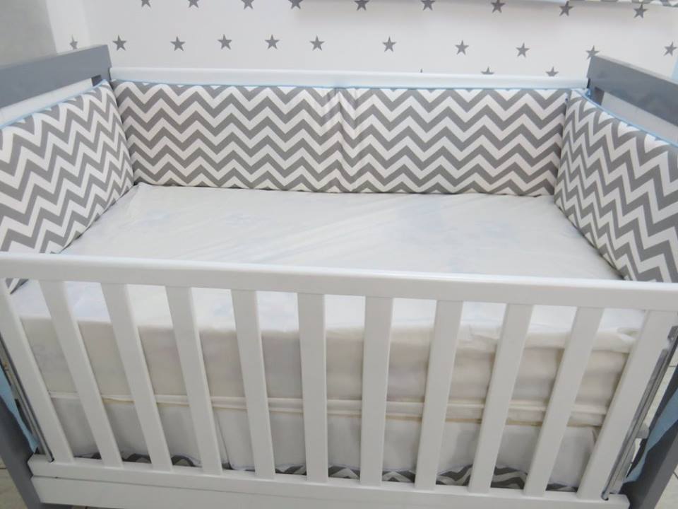 PROTECTORES CUNA BABYTU BLANCO LATERALES PARACHOQUES DISEÑO ZIG ZAG - 1