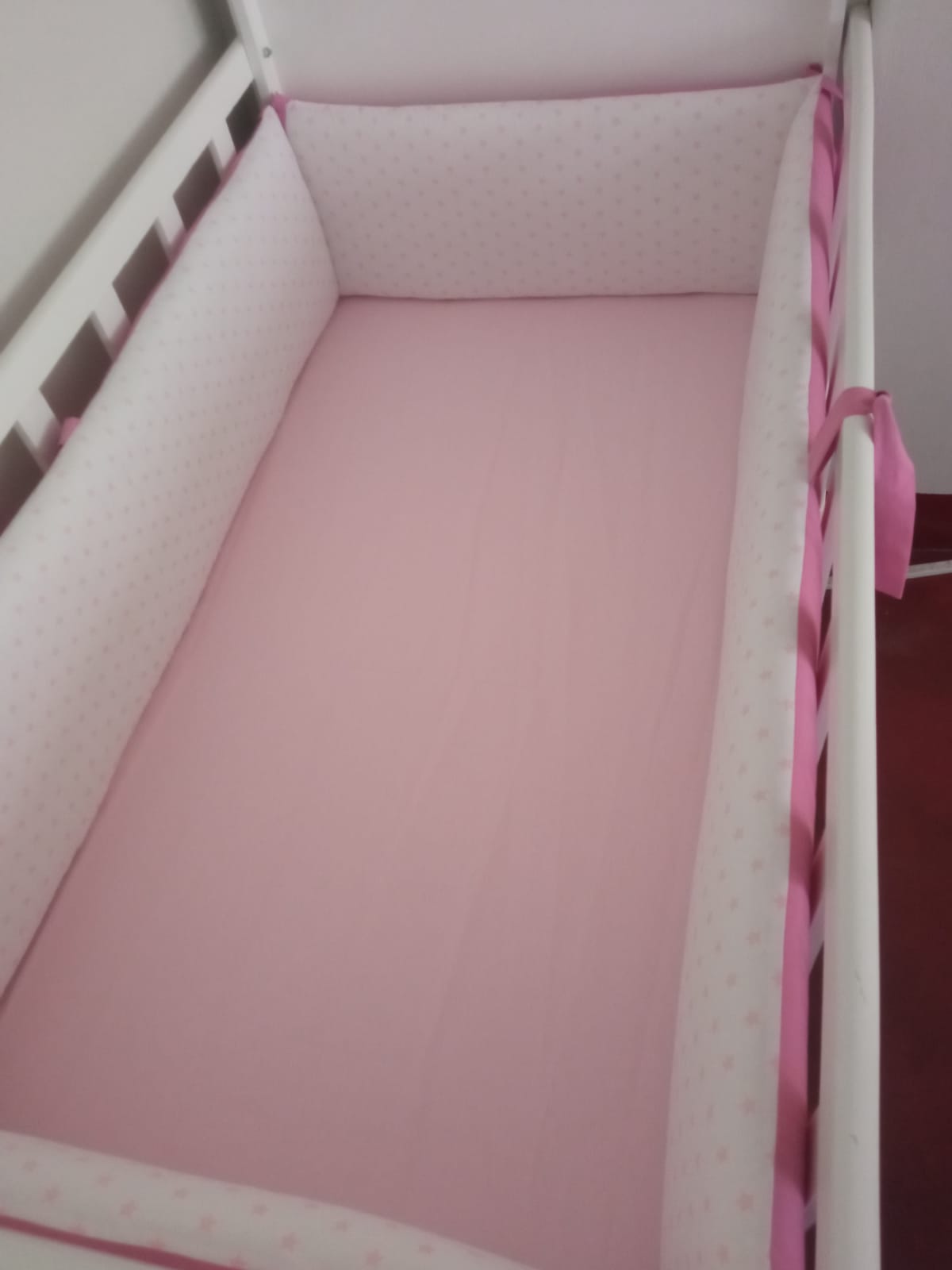 PROTECTOR CUNA BABYTU PALO ROSA LATERAL PARACHOQUES DISEÑO ESTRELLITAS - 5