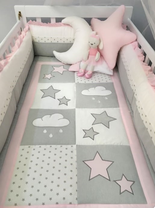 SET CUNA BABYTU ALGODÓN ROSADO BORDADO DISEÑO NUBES Y ESTRELLITAS BORDDADO NIÑA - 2