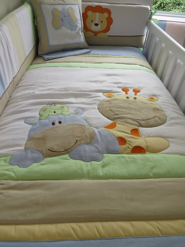 SET CUNA BABYTU ALGODÓN CELESTE BORDADO ESTANDAR DISEÑO SAFARI NIÑO - 2