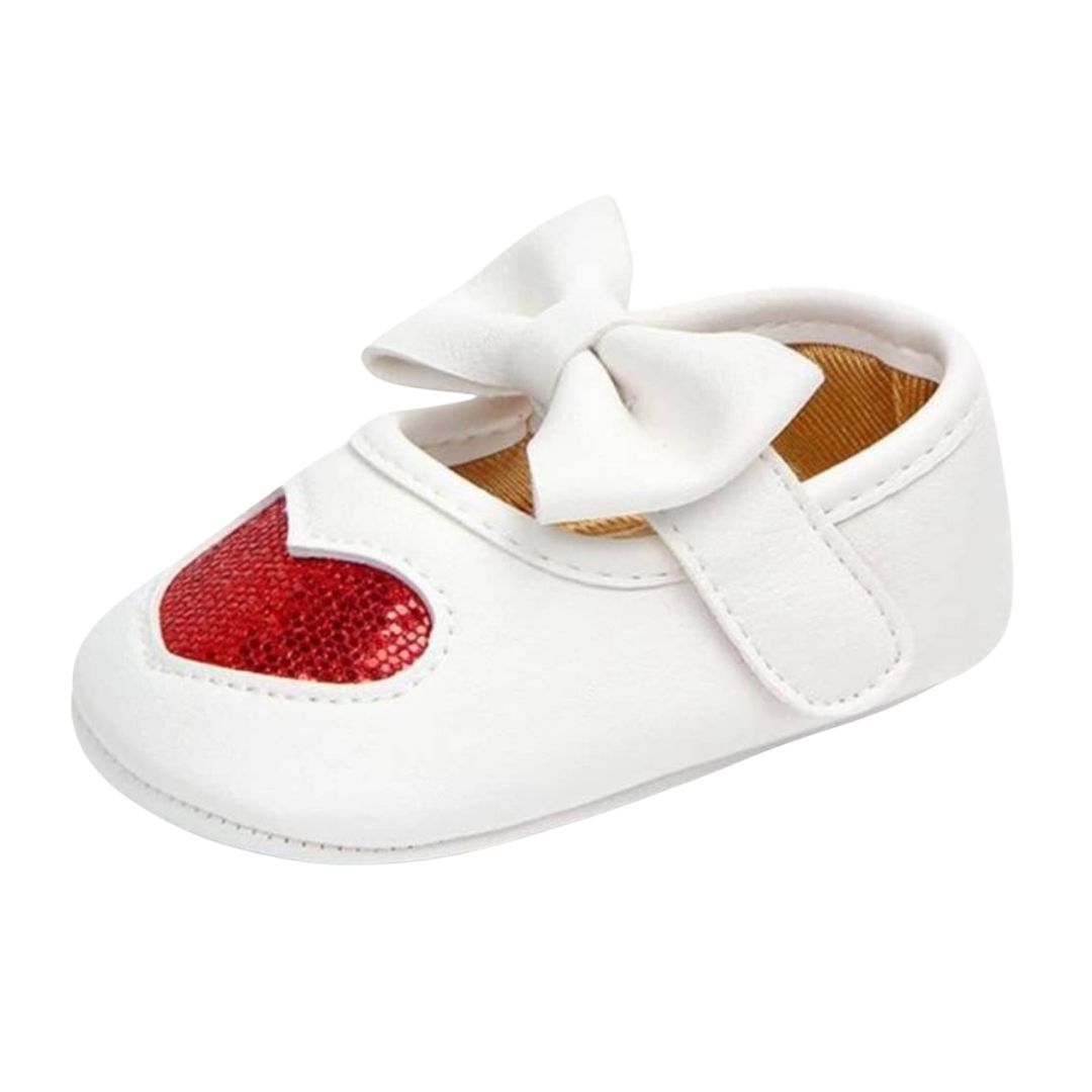 ZAPATITO DE BEBE BLANCO CON CORAZÓN ROJO NIÑA DE 3 A 9 MESES - 2