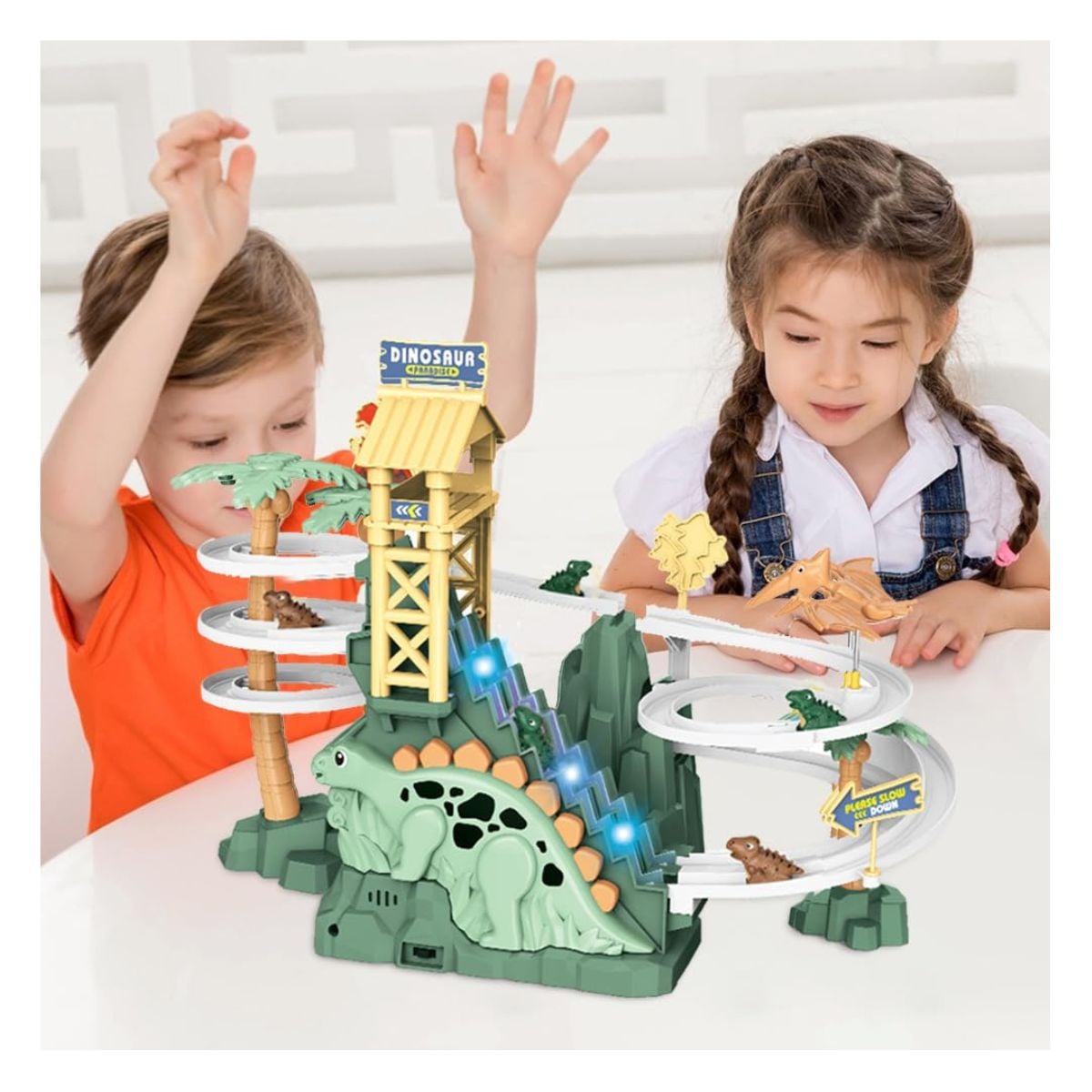 JUGUETE PISTA DE DINOSAURIO MUSICAL CON LUCES Y ESCALERAS CON ACCESORIOS - 8