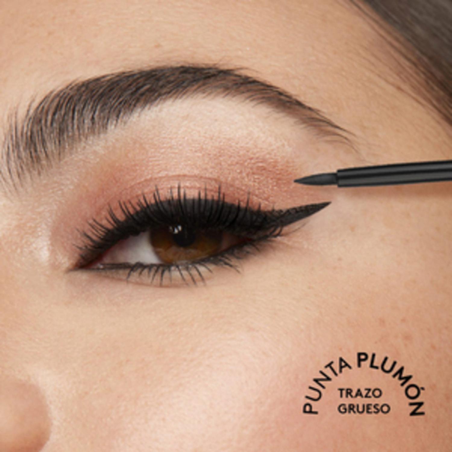 DELINEADOR LÍQUIDO PUNTA PLUMÓN NEGRO EYE PRO - 3