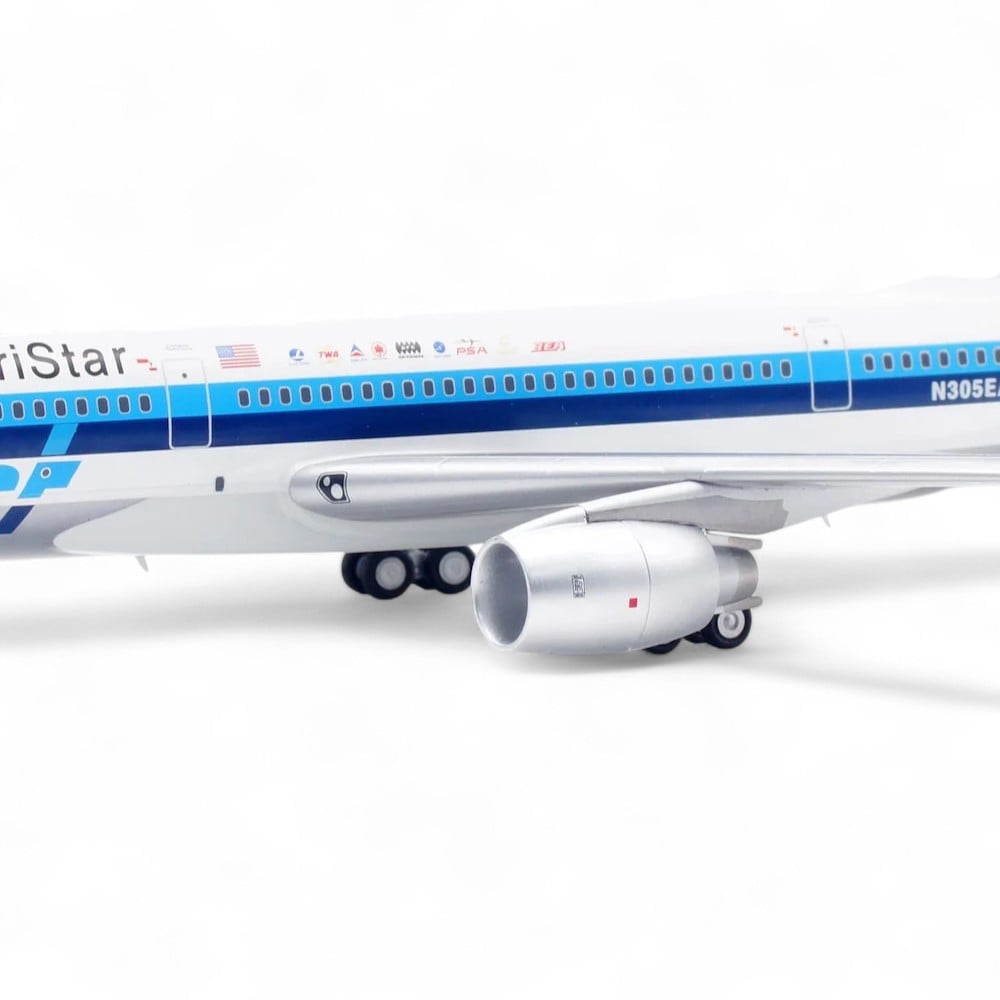 LOCKHEED L-1011-385-1 TRISTAR COURT LINE (EDICIÓN LIMITADA) 1/200 - 7
