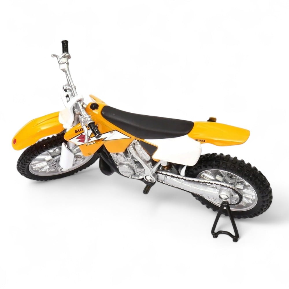 SUZUKI RM250 1/18 - 3