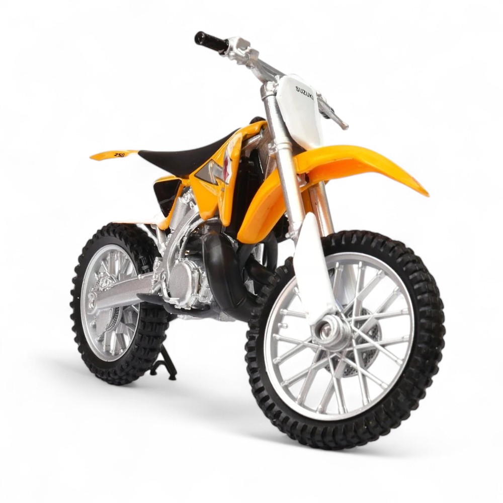 SUZUKI RM250 1/18 - 5