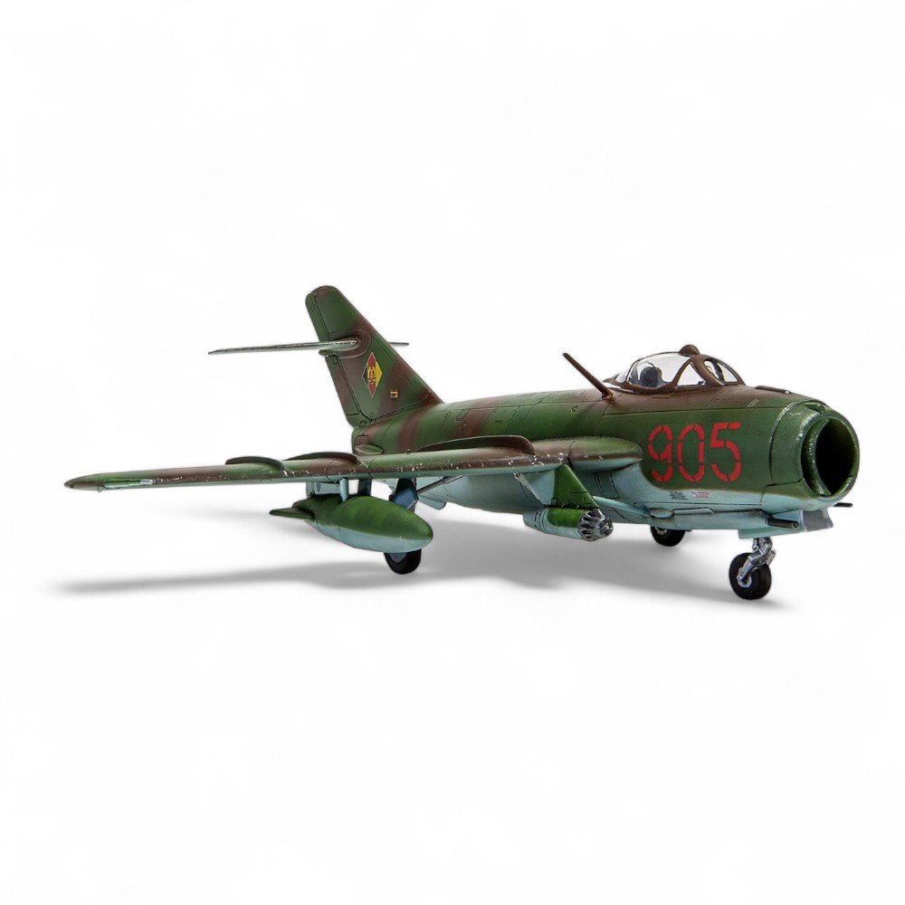 PZL LIM-5 MODEL KIT 1/72 - 5