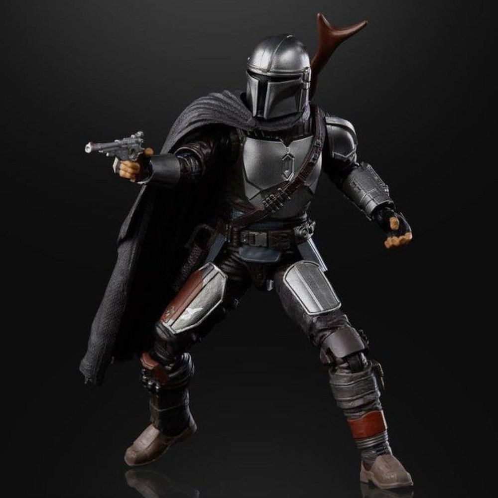 STAR WARS: THE BLACK SERIES - THE MANDALORIAN (BESKAR ARMOR) - 1