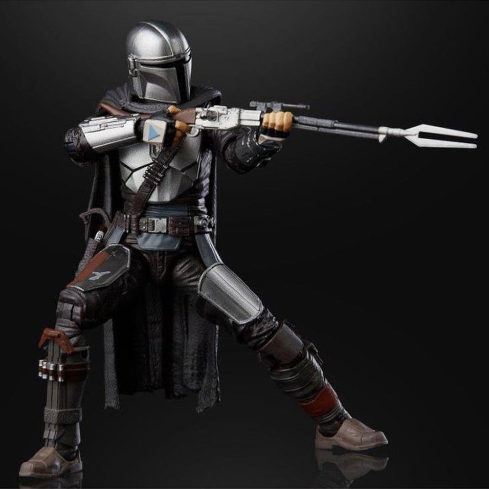 STAR WARS: THE BLACK SERIES - THE MANDALORIAN (BESKAR ARMOR) - 2