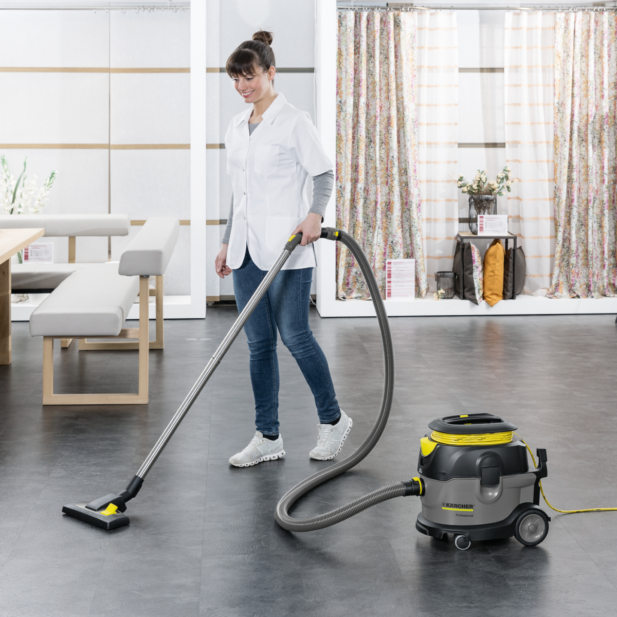 ASPIRADORA EN SECO T15/1 700W 15L KARCHER - 3